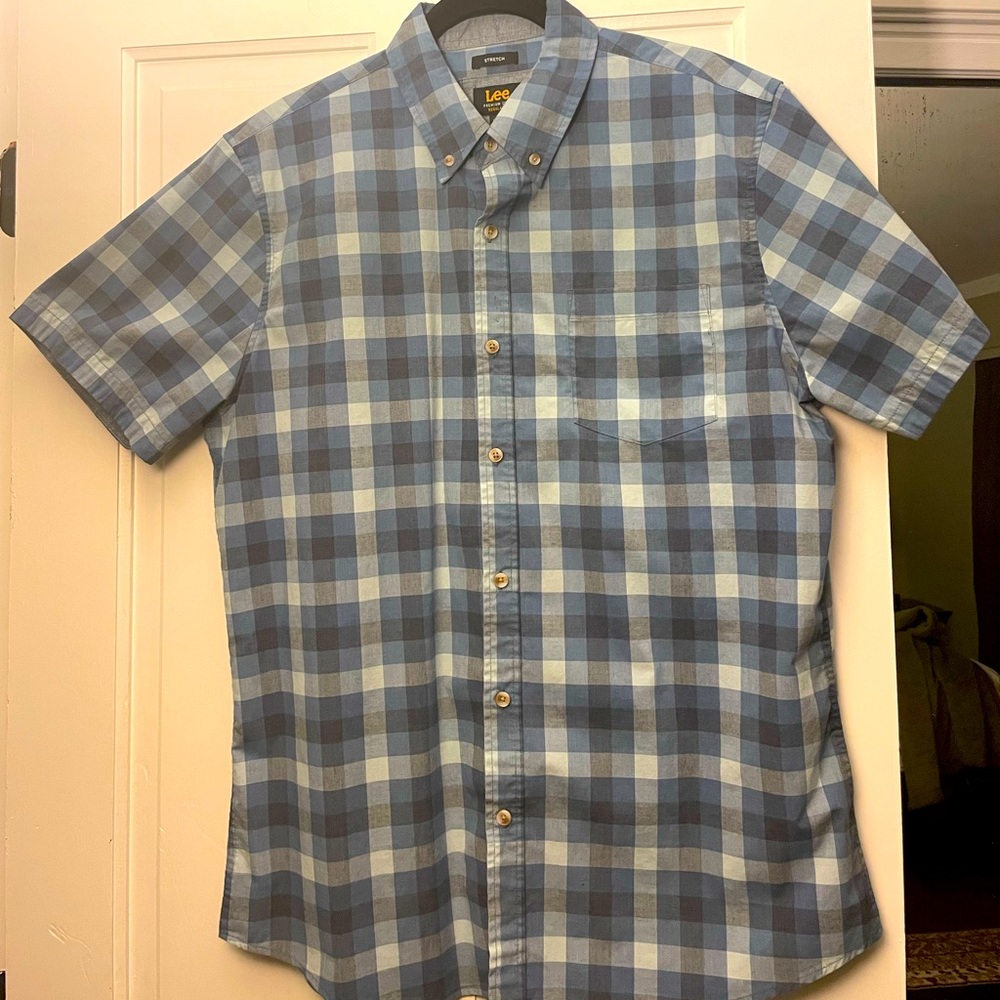 Short sleeve plaid button down. Size large.